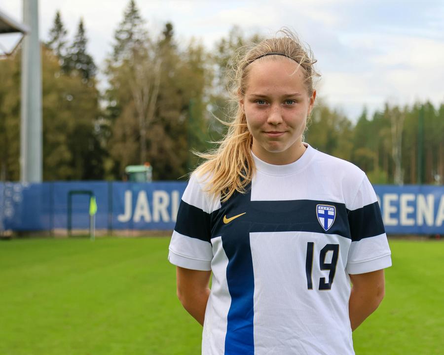 Lotta Lindström